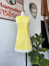 60’s Yellow Pineapple Print Shift Dress