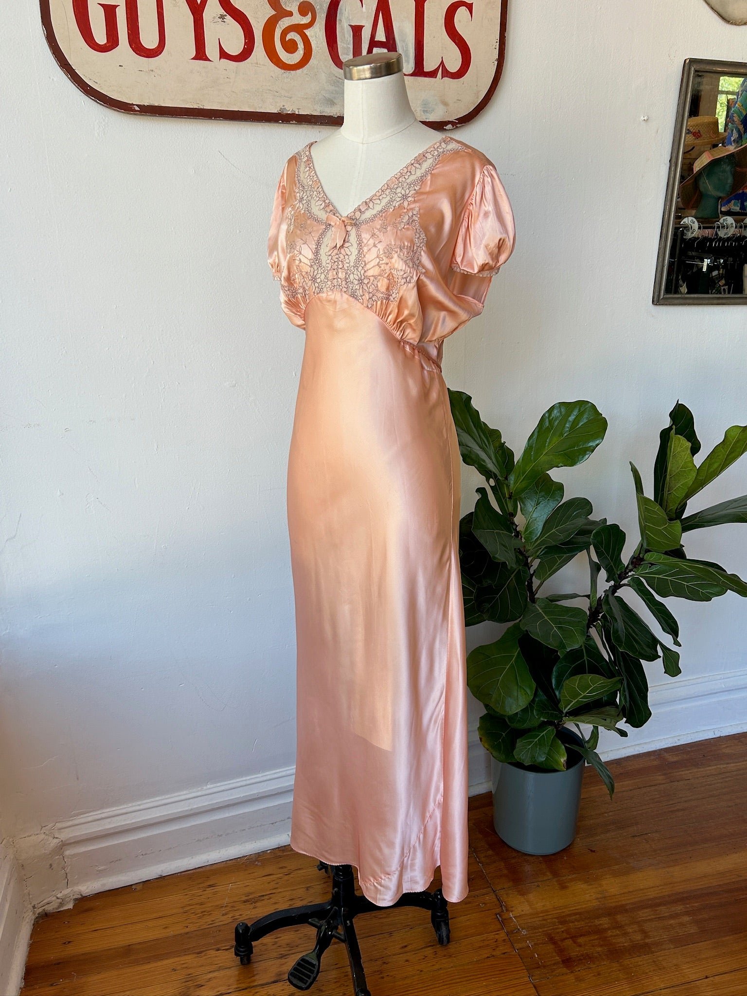 1940’s Peach Nightgown