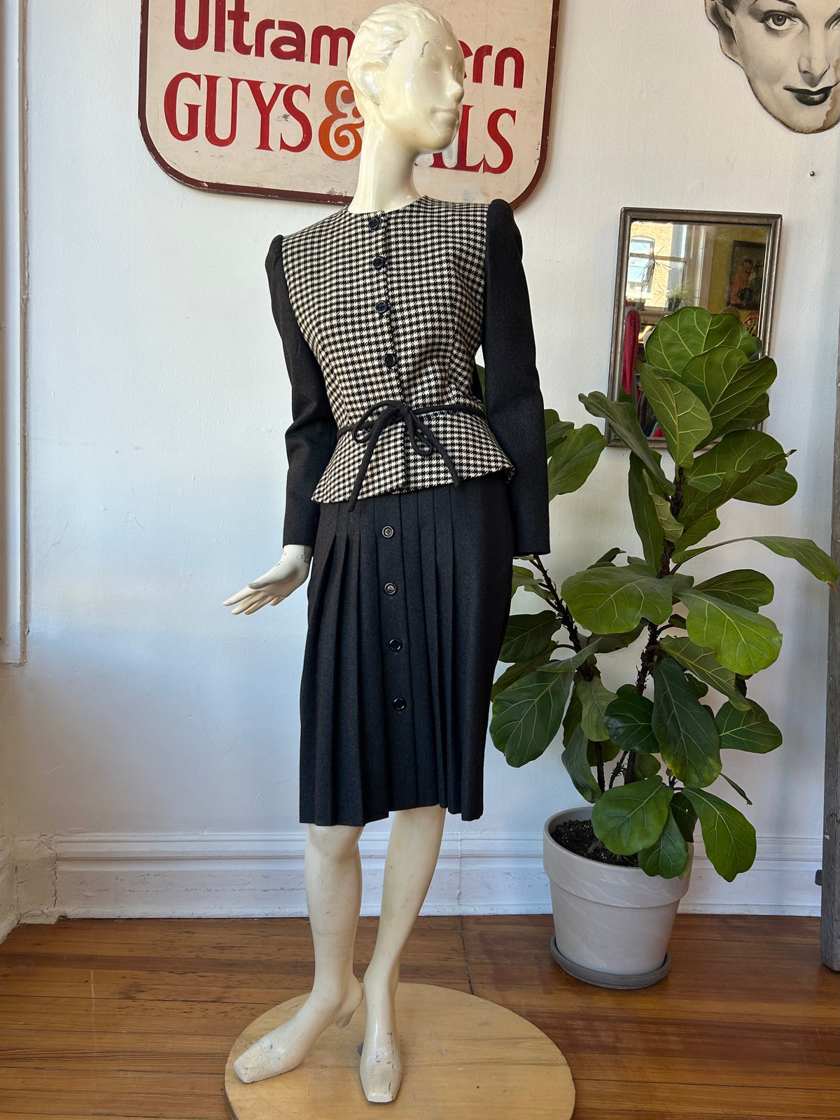 1980’s Valentino Boutique Houndstooth Print Suit