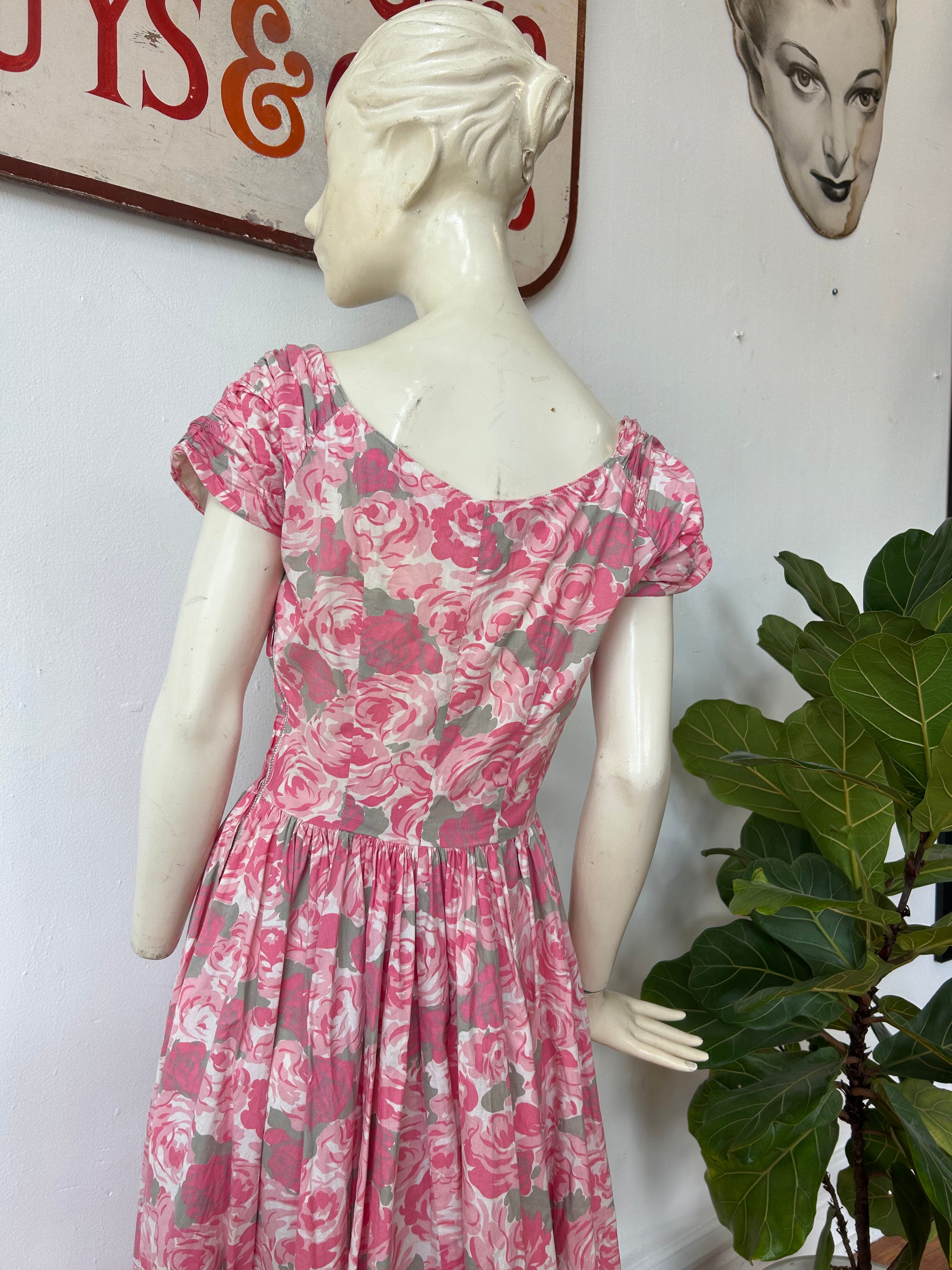 1950’s Pink Floral Full Skirt Dress