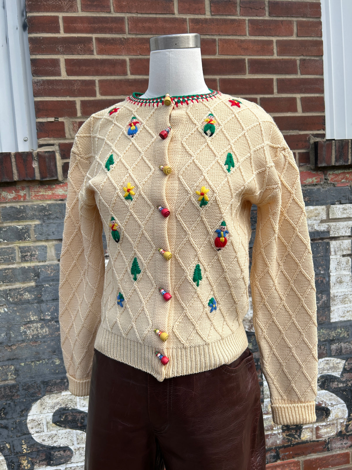 Super Cute Sweater w/Embroidered Designs