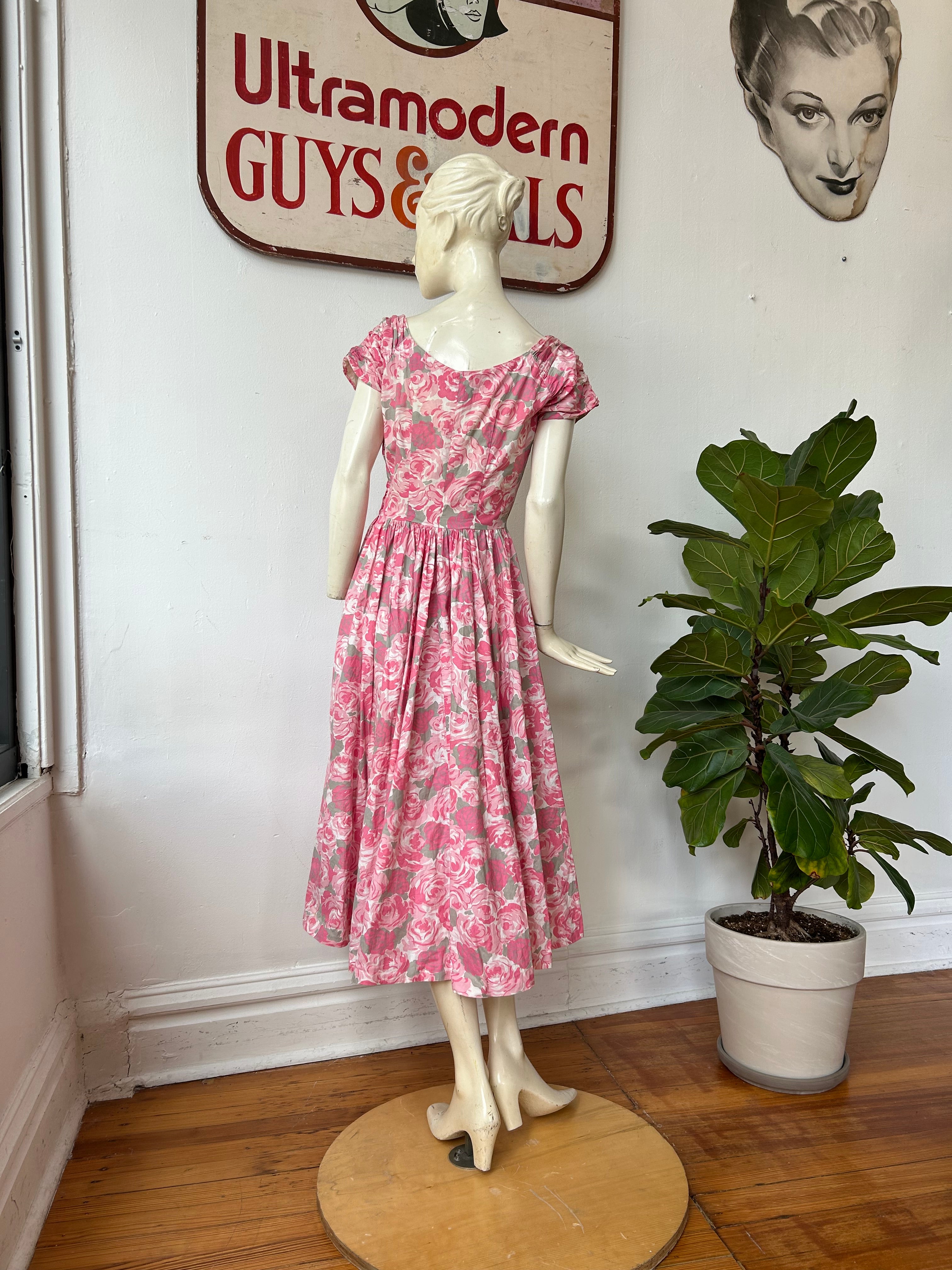 1950’s Pink Floral Full Skirt Dress
