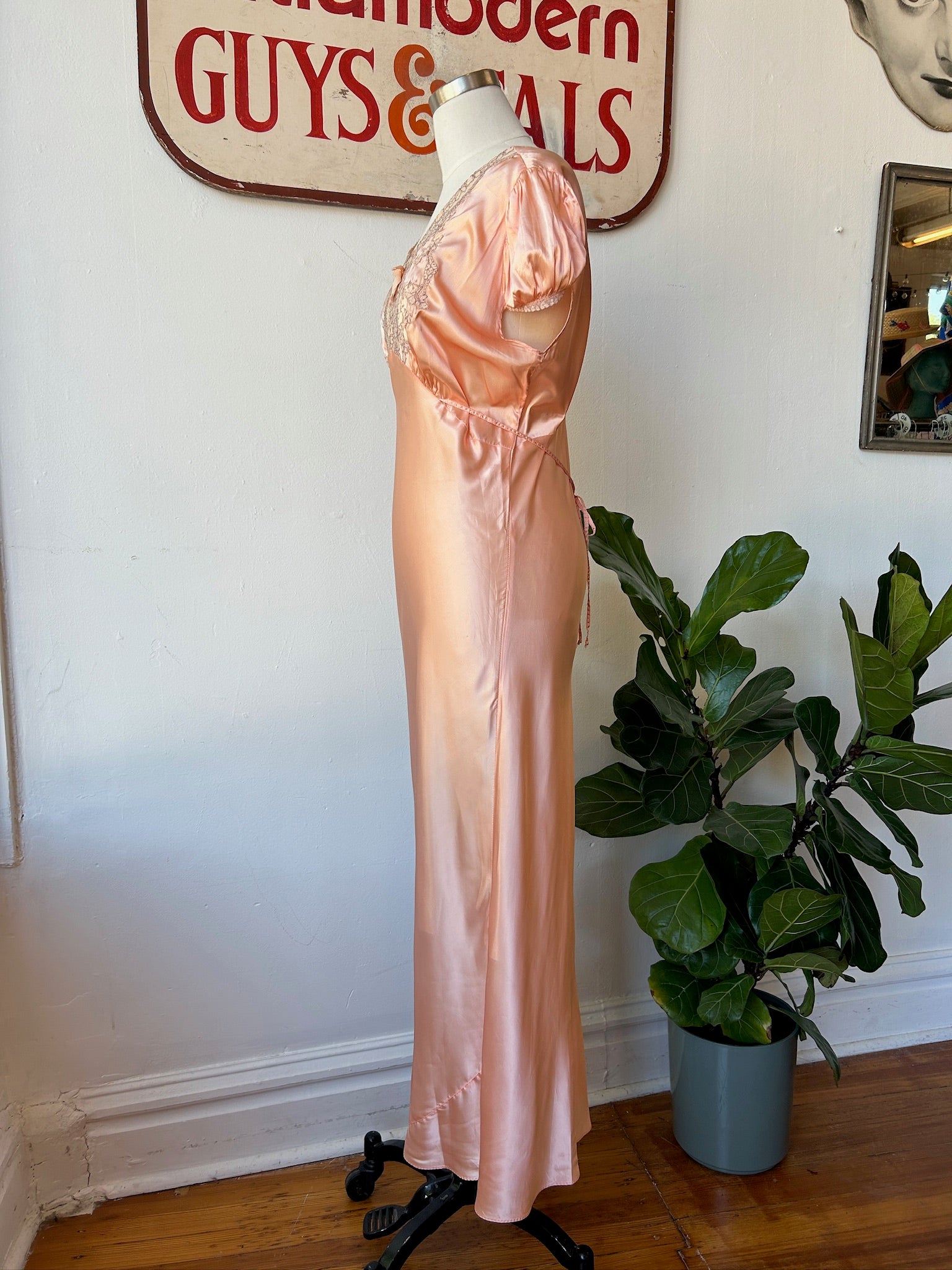 1940’s Peach Nightgown