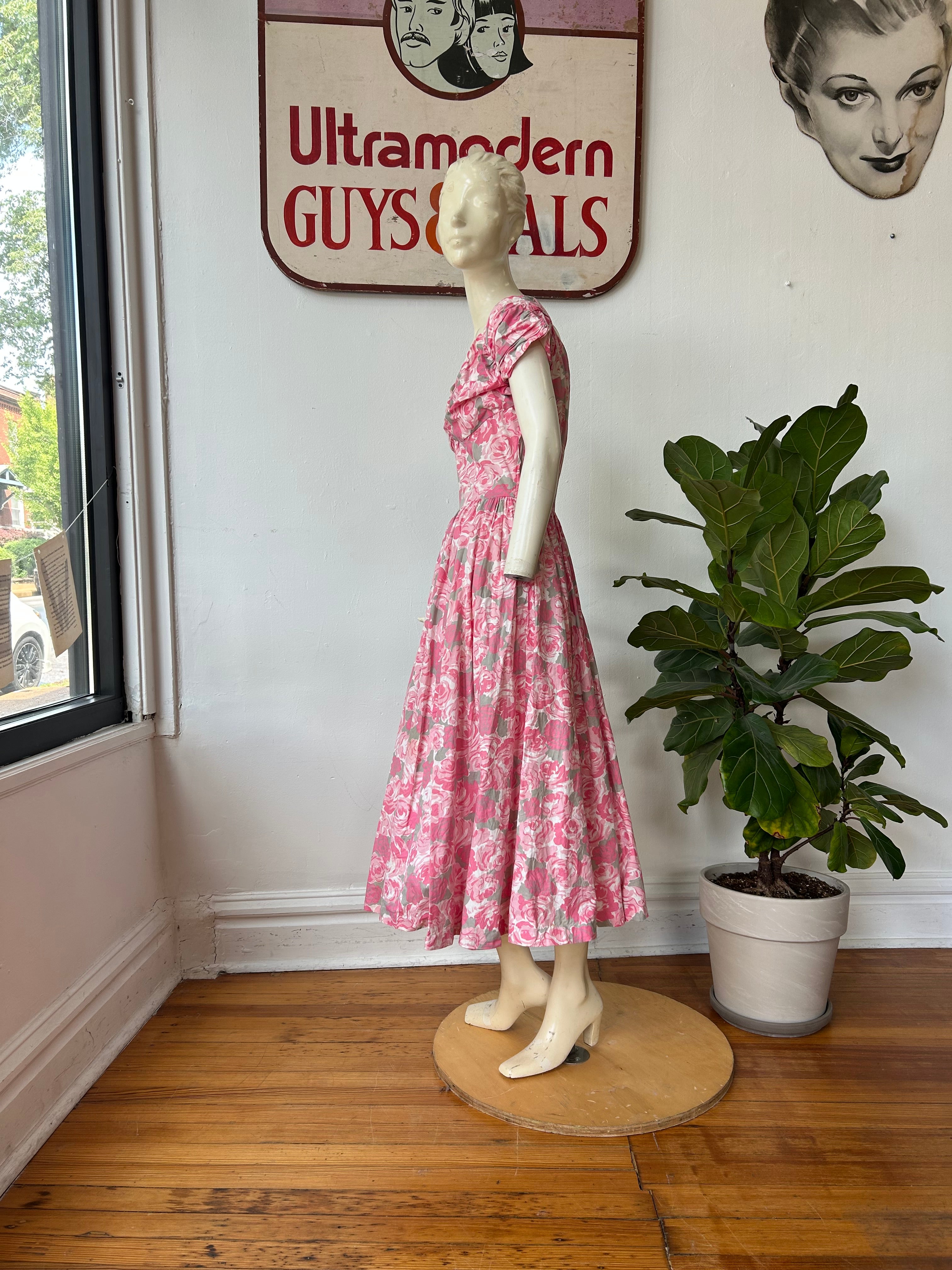 1950’s Pink Floral Full Skirt Dress