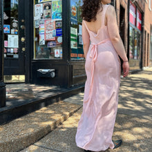 Load image into Gallery viewer, Pink 40’s Nightgown
