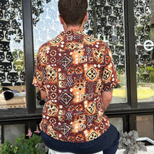 Load image into Gallery viewer, 40’s 50’s Hawaiian Shirt
