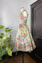 Load image into Gallery viewer, 1950’s Floral Print Dress
