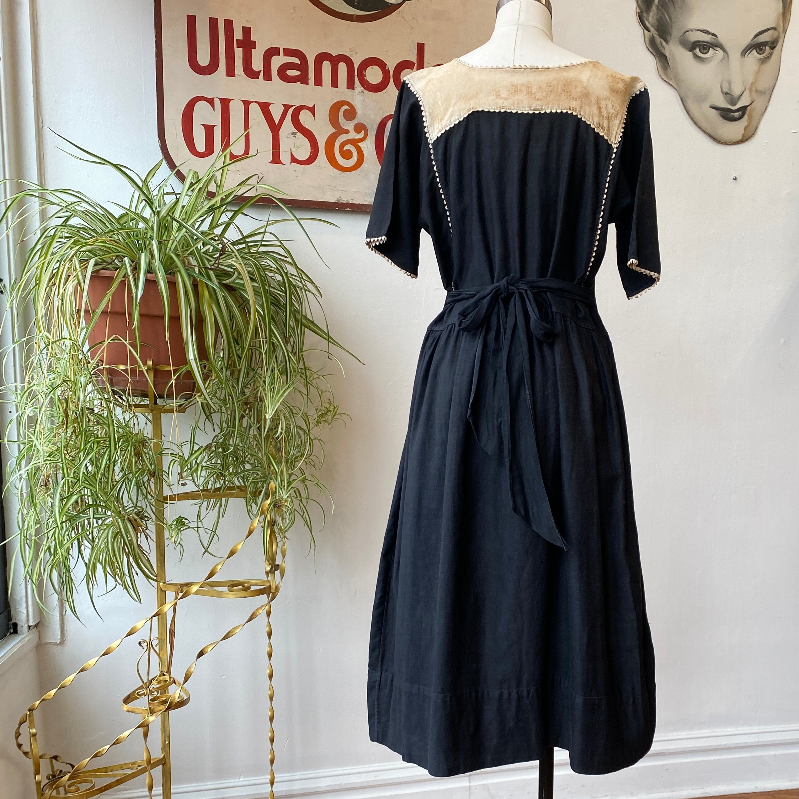 1920’s Black Dress w/ Ivory Scalloped Trim