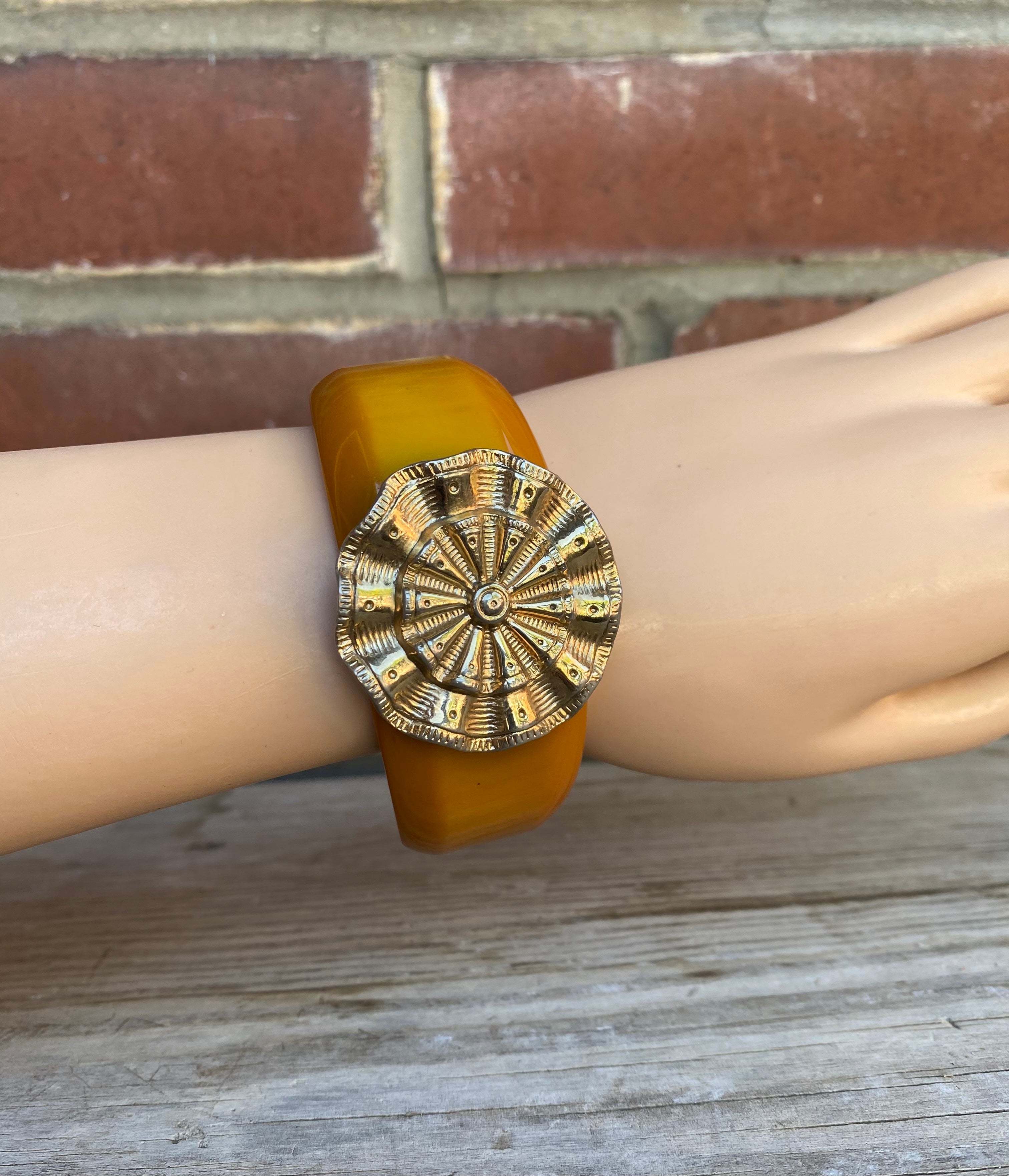 Two-Tone Yellow Gold Hinged Bakelite Bangle